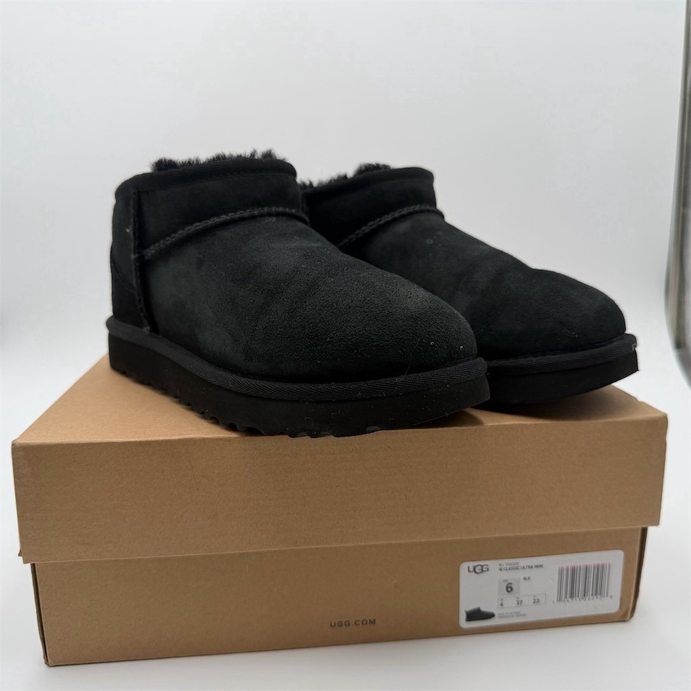 UGG Classic‎ Ultra Mini Ankle Boots Womens Size 6 Black Slip On w/ Box